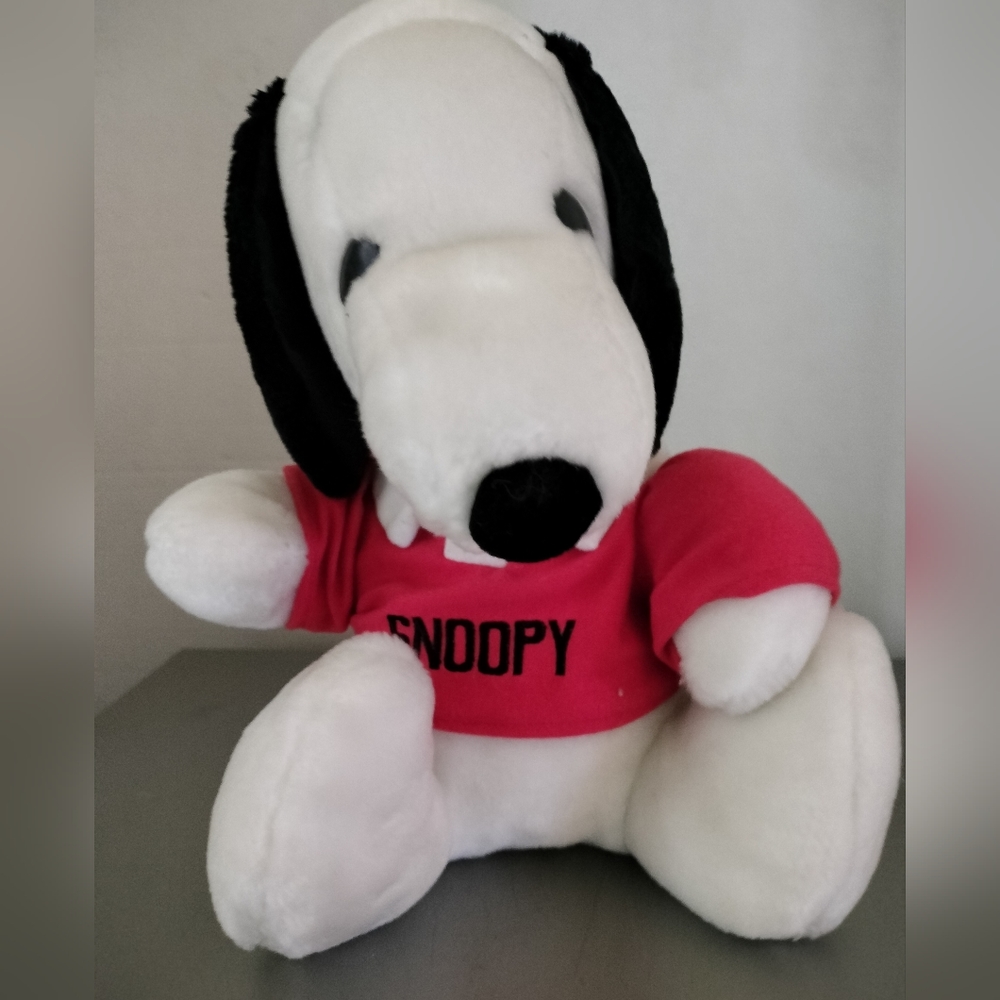 Peanuts Snoopy Plush Toy
